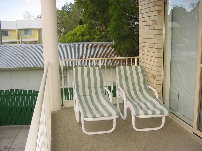 VERY SPACIOUS UNIT WITH GREAT WATER VIEWS Picture 3