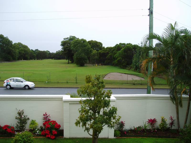 FAIRWAYS ON BRIBIE GREAT GOLFING HOLIDAY Picture 2