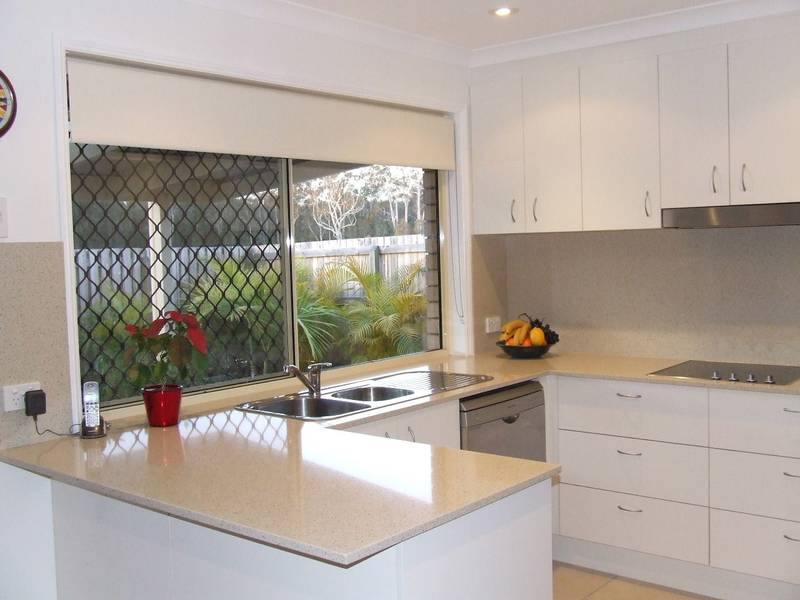 Freehold & Freestanding Picture 3