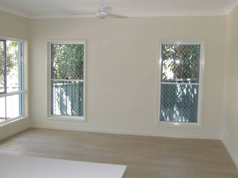 Duplex: Big, Bright & Brand New Picture 3