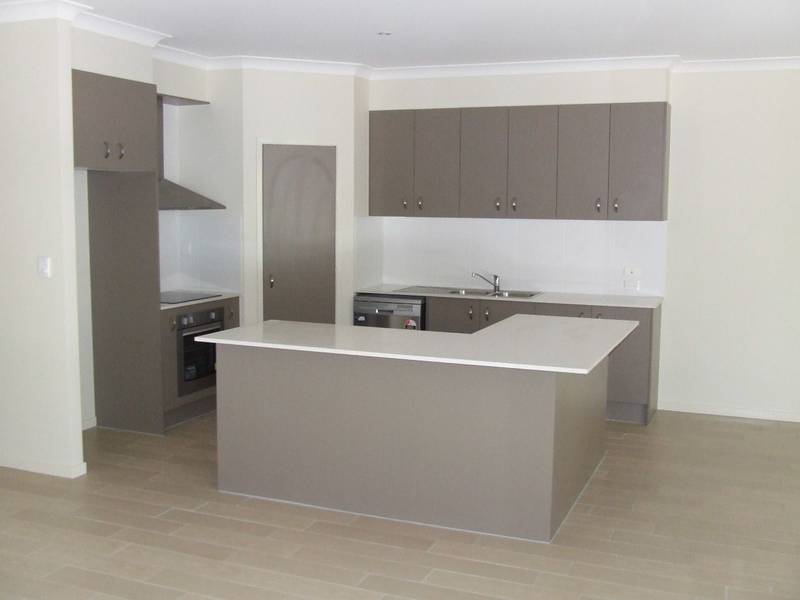 Duplex: Big, Bright & Brand New Picture 2