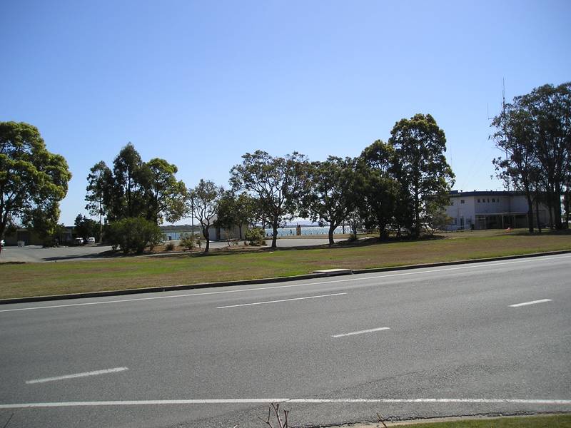 ATTENTION $600,000 PLUS BUYERS!! Picture 2