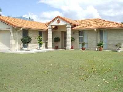 Stylish Living In Banksia Beach Picture