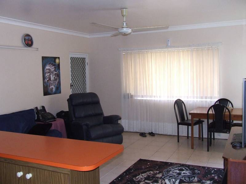 LOOK NO FURTHER... Picture 2