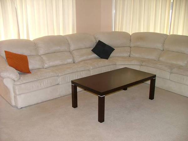 HOME WITH A POOL Picture 3