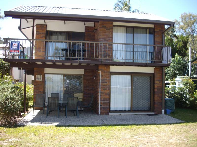 ABSOLUTE BEACHFRONT HOUSE Picture 2