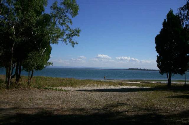 ABSOLUTE BEACHFRONT HOUSE Picture 1