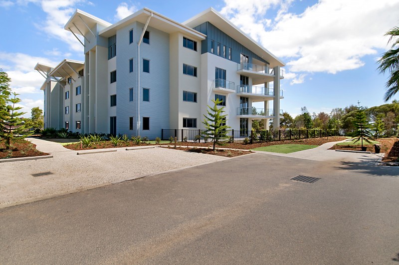 Spinnaker Blue: Picture Perfect Coastal Living Picture 2