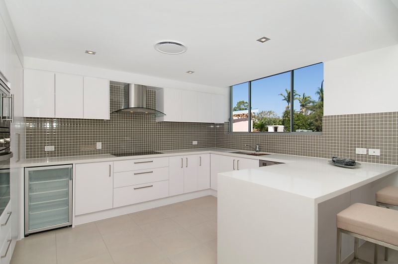 Spinnaker Blue: Prestige New Complex On The Water Picture 2