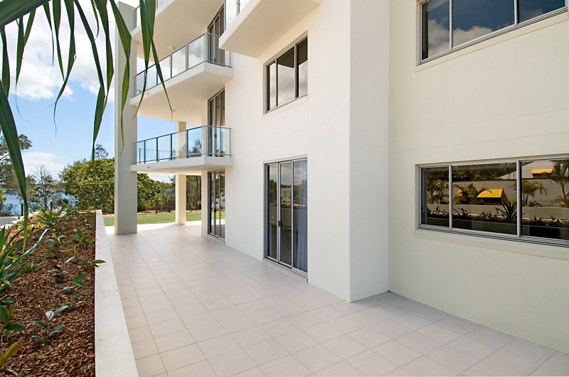 Spinnaker Blue: Prestige New Complex On The Water Picture 1