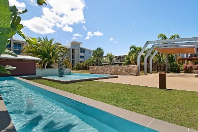 Spinnaker Blue: Prestige New Complex On The Water Picture Spinnaker Blue: Prestige New Complex On The Water Picture