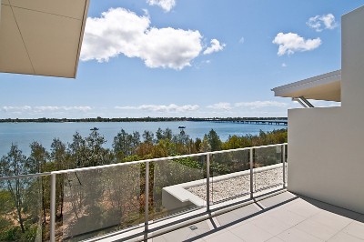 Spinnaker Blue: Affordable Luxury Penthouse Picture Spinnaker Blue: Affordable Luxury Penthouse Picture