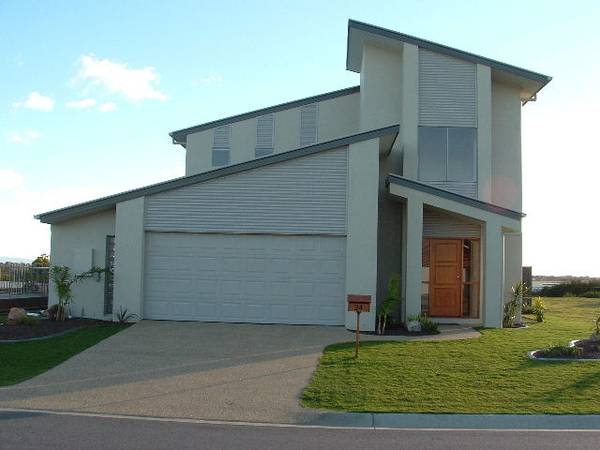 Executive Home Picture 1