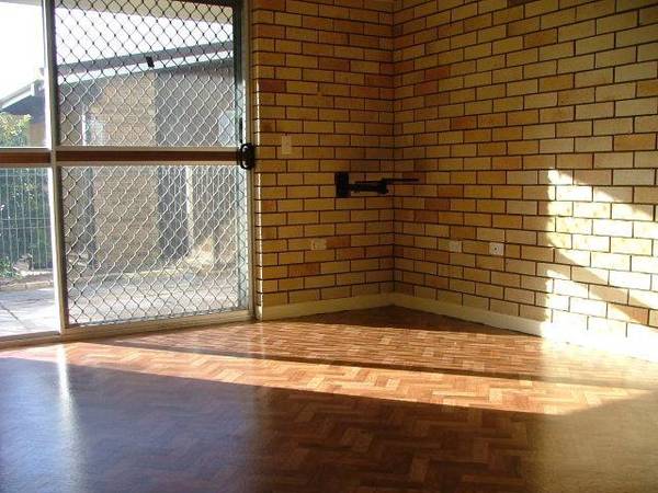 As Scarce As Hens Teeth! Picture 3