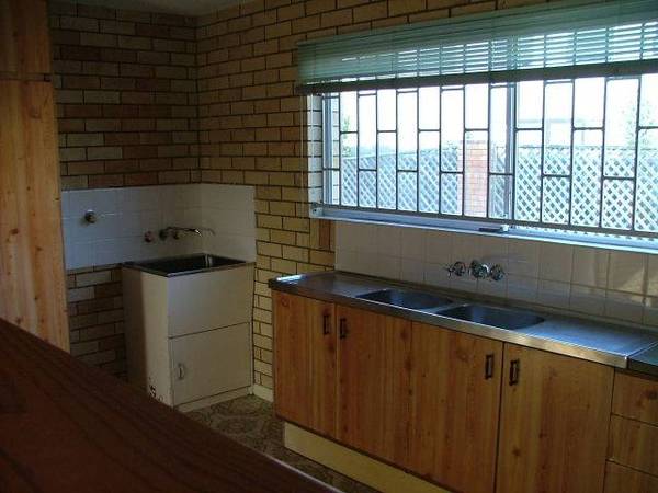 As Scarce As Hens Teeth! Picture 2