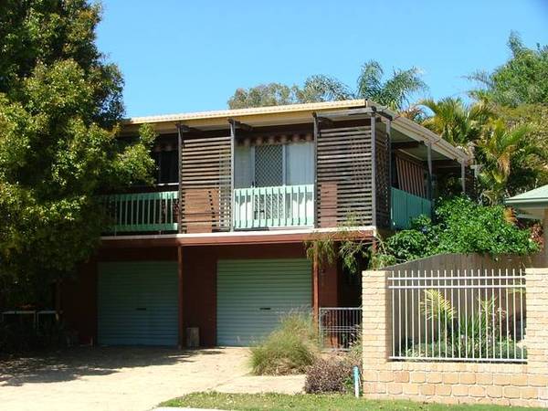 CONTEMPORARY HOLIDAY HOUSE AT BONGAREE Picture 1
