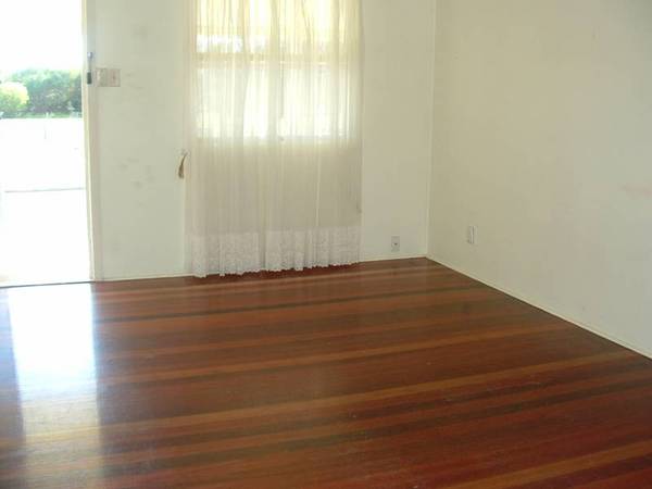 THE SURF IS JUST OVER THE NATURE STRIP Picture 2