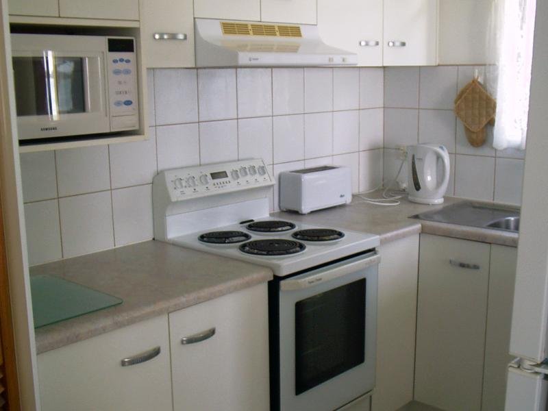 FIRST FLOOR - ABSOLUTE WATERFRONT Picture 3