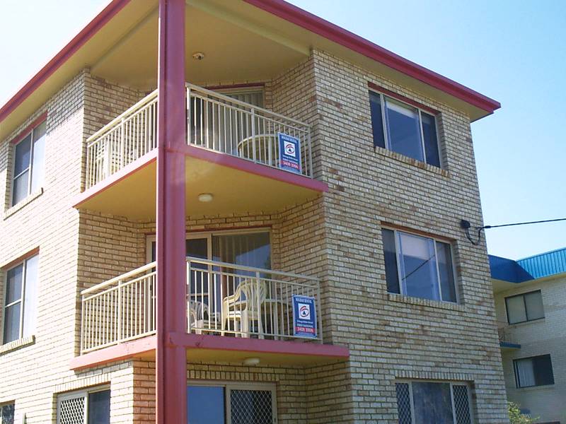 Absolute Waterfront walk to Bowls & RSL Club Picture 1