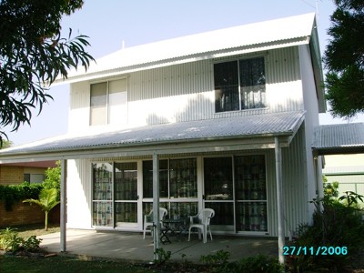 IDEAL BEACH HOUSE JUST ABOUT 200METRES FROM LOVELY SURF BEACH Picture