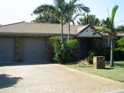 IDEAL HOLIDAY HOME CLOSE TO SURF BEACH Picture