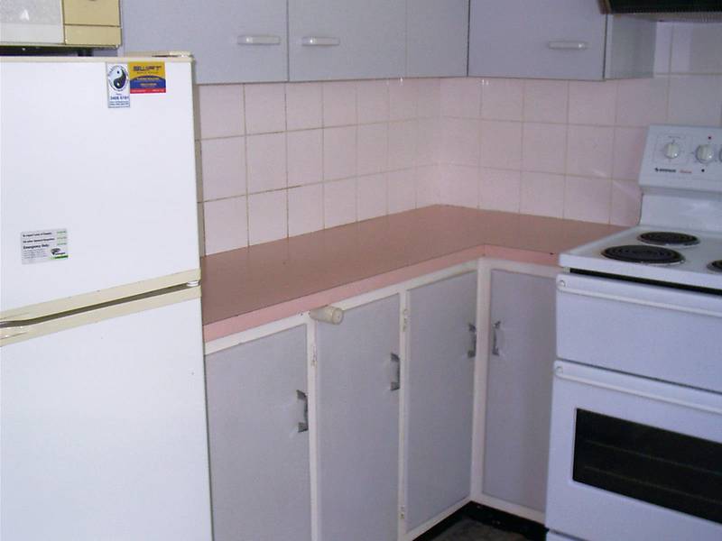 ROOM TO MOVE CLOSE TO PASSAGE Picture 3