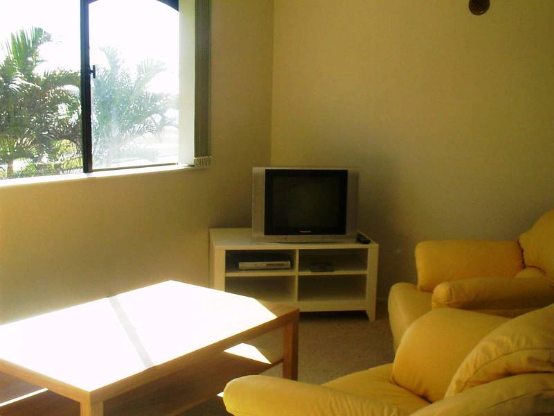 REFRESHING, ELEGANT & AIR CONDITIONED Picture 3