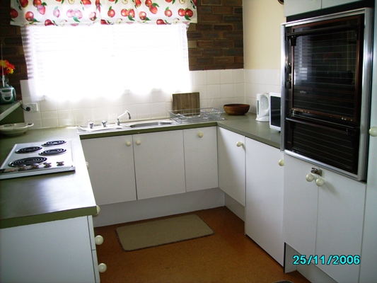 SIT ON YOUR BALCONY AND LOOK OVER PUMICESTONE PASSAGE Picture 2