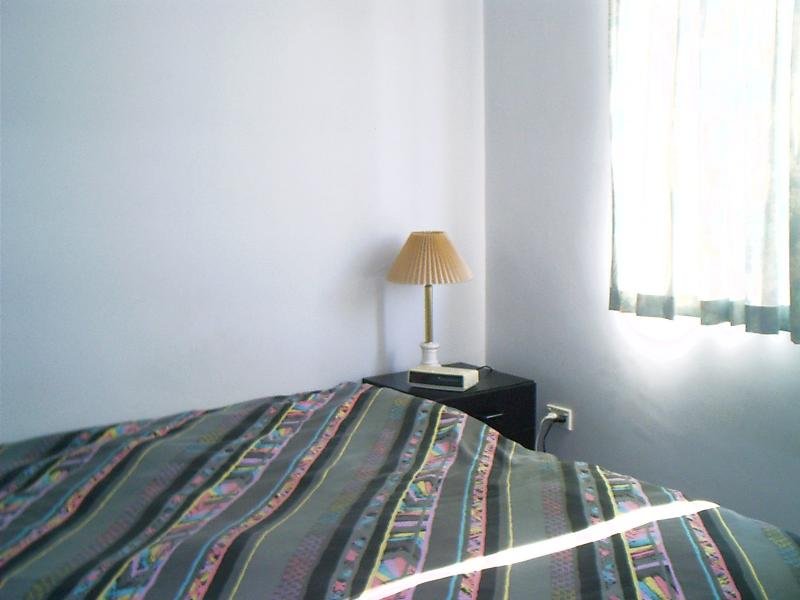 SPACIOUS UNIT CLOSE TO PASSAGE Picture 3