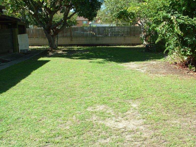 ROOM FOR FAMILY AND THE BOAT Picture 3