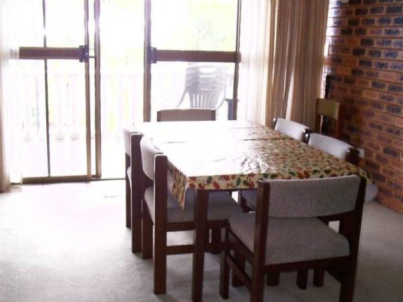 WATERFRONT THREE BEDROOM UNIT Picture 3