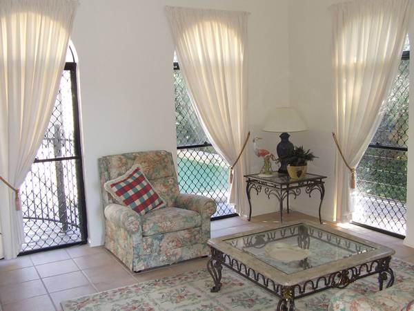 $675,000 - Yes You Have Read Right! Picture 3