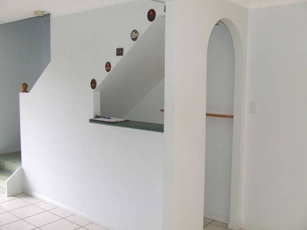 Townhouse One Street From The Passage Picture 3