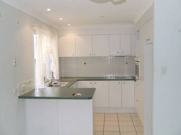 Townhouse One Street From The Passage Picture 2