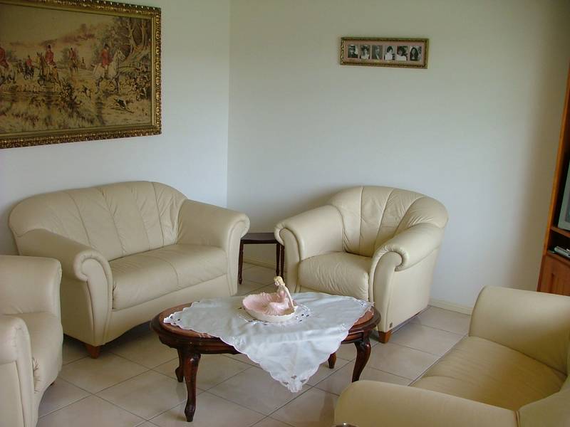 Stylish 4 Bedroom Home Picture 2