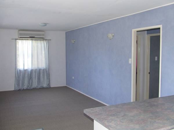 PRICE SLASHED! $30,000 UNDER BANK VALUATION! Picture 3