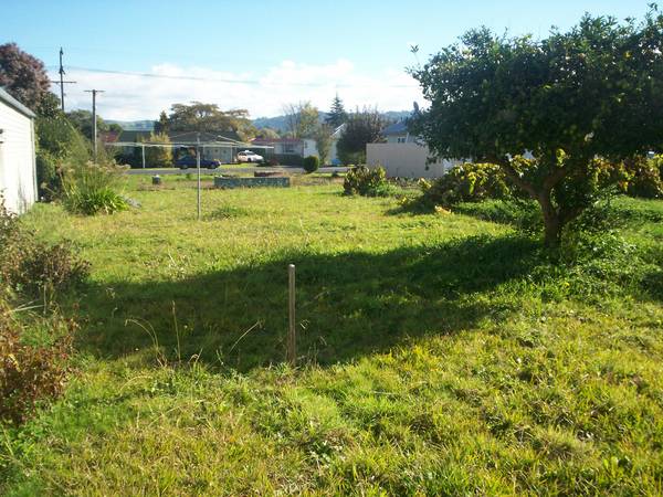 FLAT SECTION - GREAT LOCATION Picture 1