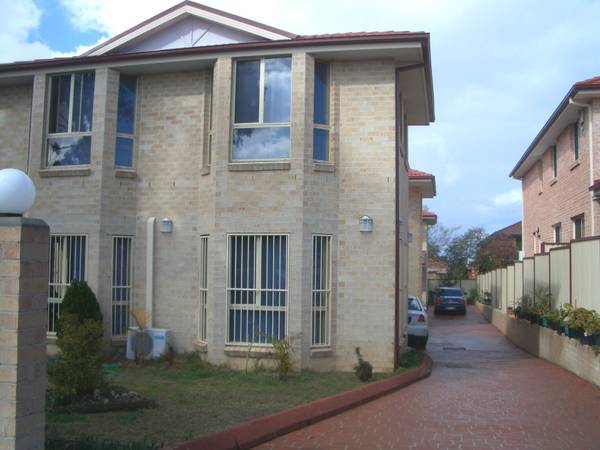 2/3 Bedroom Brick Townhouse - Reduced Price Picture 1