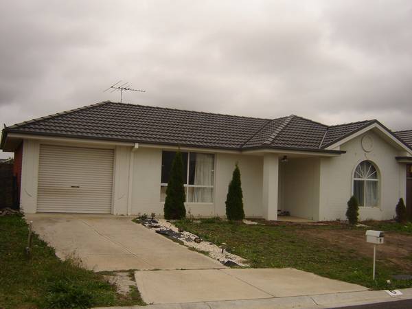 GREAT 1ST HOME OR INVESTMENT Picture 2