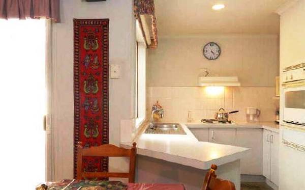 3 BEDROOM FAMILY HOME Picture 3