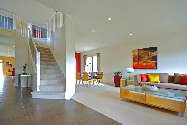 EXECUTIVE LIVING Picture 3