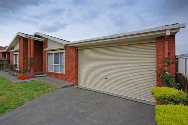 Split Level - Close to Station Picture Split Level - Close to Station Picture