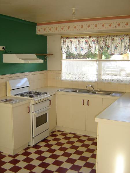 COTTAGE BLOCK $189,950 Picture