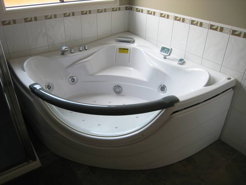 OPEN PLAN LIVING AT ITS BEST Picture 2