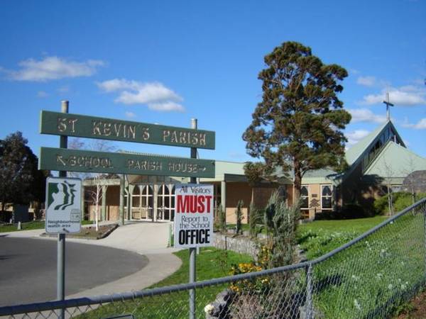 CLOSE TO EVERYTHING Picture CLOSE TO EVERYTHING Picture