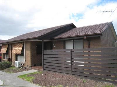 2 BED UNIT , 1 BATH, SINGLE GARAGE Picture 2 BED UNIT , 1 BATH, SINGLE GARAGE Picture