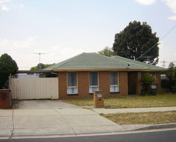 CENTRAL LOCATION Picture 1