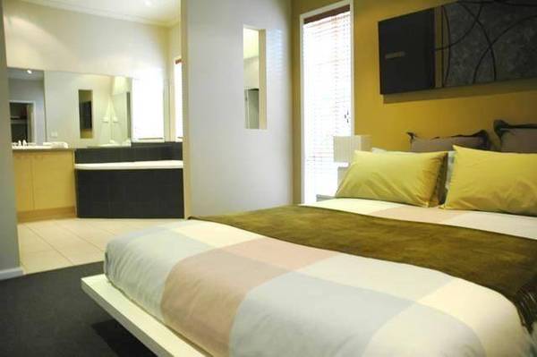 Offering a Lifestyle Picture