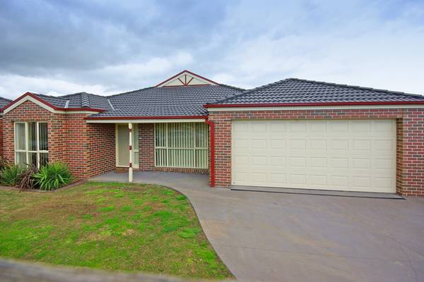 EXECUTIVE FAMILY LIVING Picture