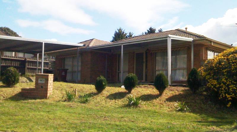 DOUBLE GARAGE/WORKSHOP + DOUBLE CARPORT **APPLICATION PENDING** Picture 1